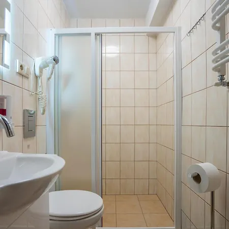 招待所 Anna Maria 3*